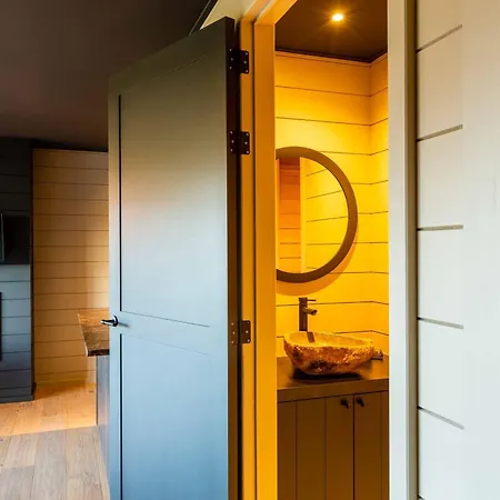 De La Vallee 2 Érezée