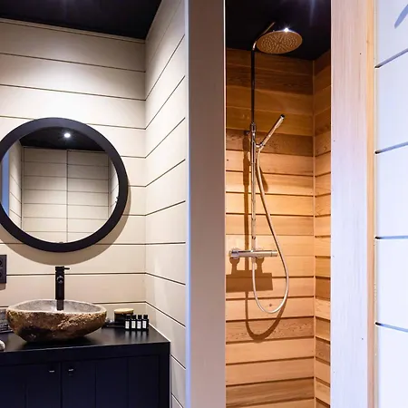 De La Vallee 2 Érezée